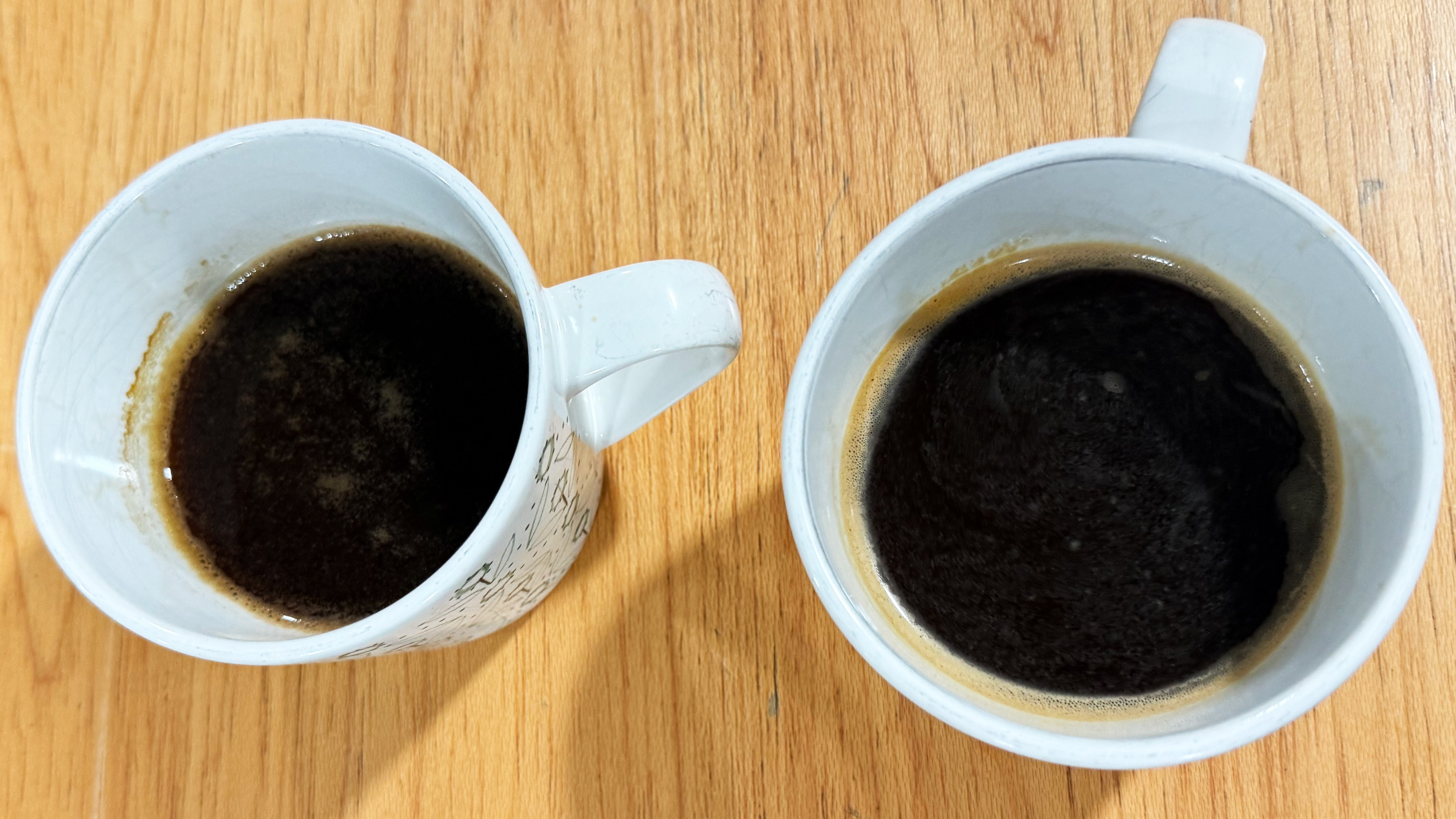 δύο αμερικάνικα, και τα δύο φτιαγμένα στο μπαμπίνο breville, ένα με αλεσμένο καφέ στο mazzer philos, ένα με αλεσμένο καφέ στο baratza encore esp pro