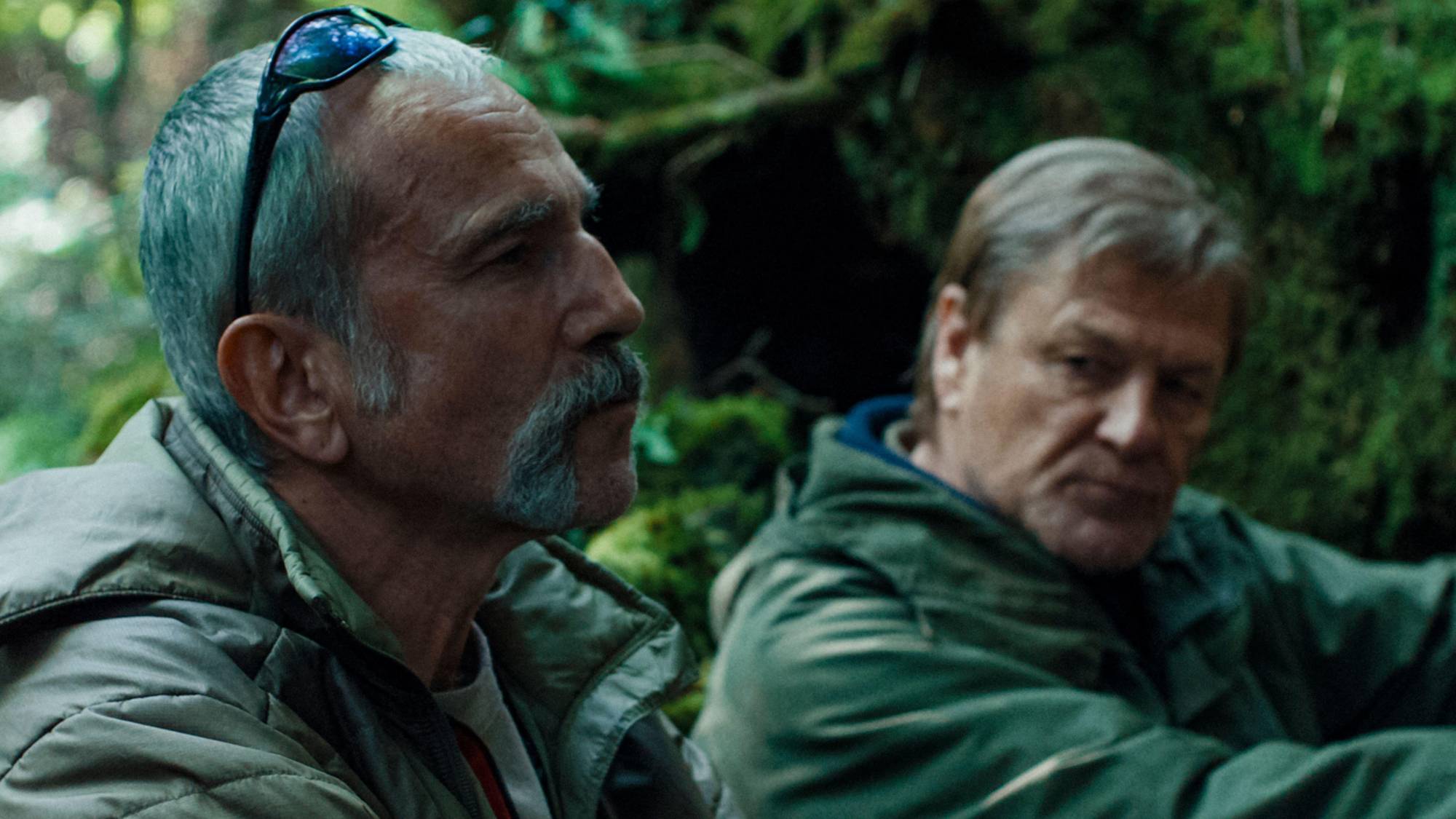 (LR) Daniel Day-Lewis ως Ray Stoker και Sean Bean ως Jem Stoker "Ανεμώνη"