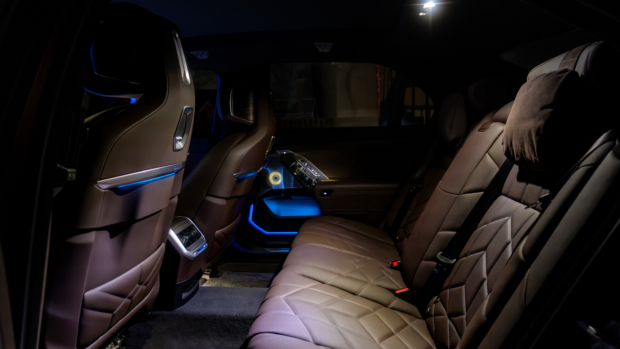 Αναθεώρηση BMW i7 M70 2026.