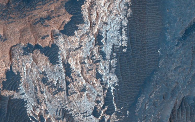 Ένα μυστηριώδες ορυκτό στον Άρη μπορεί να ξαναγράψει τη γεωλογική ιστορία του πλανήτη