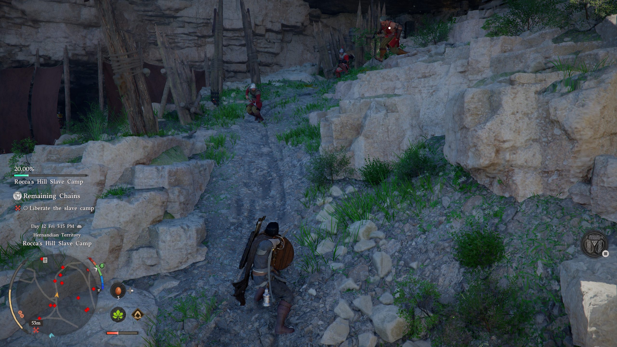 Ένας χαρακτήρας στο Crimson Desert που κρύβεται πίσω από έναν βράχο στο «Rocca's Hill Slave Camp», ενώ οι εχθροί βρίσκονται σε υψηλότερο έδαφος σε ένα περιβάλλον παιχνιδιού, με τους στόχους «Απελευθέρωση του στρατοπέδου των σκλάβων» να εμφανίζονται στην οθόνη.