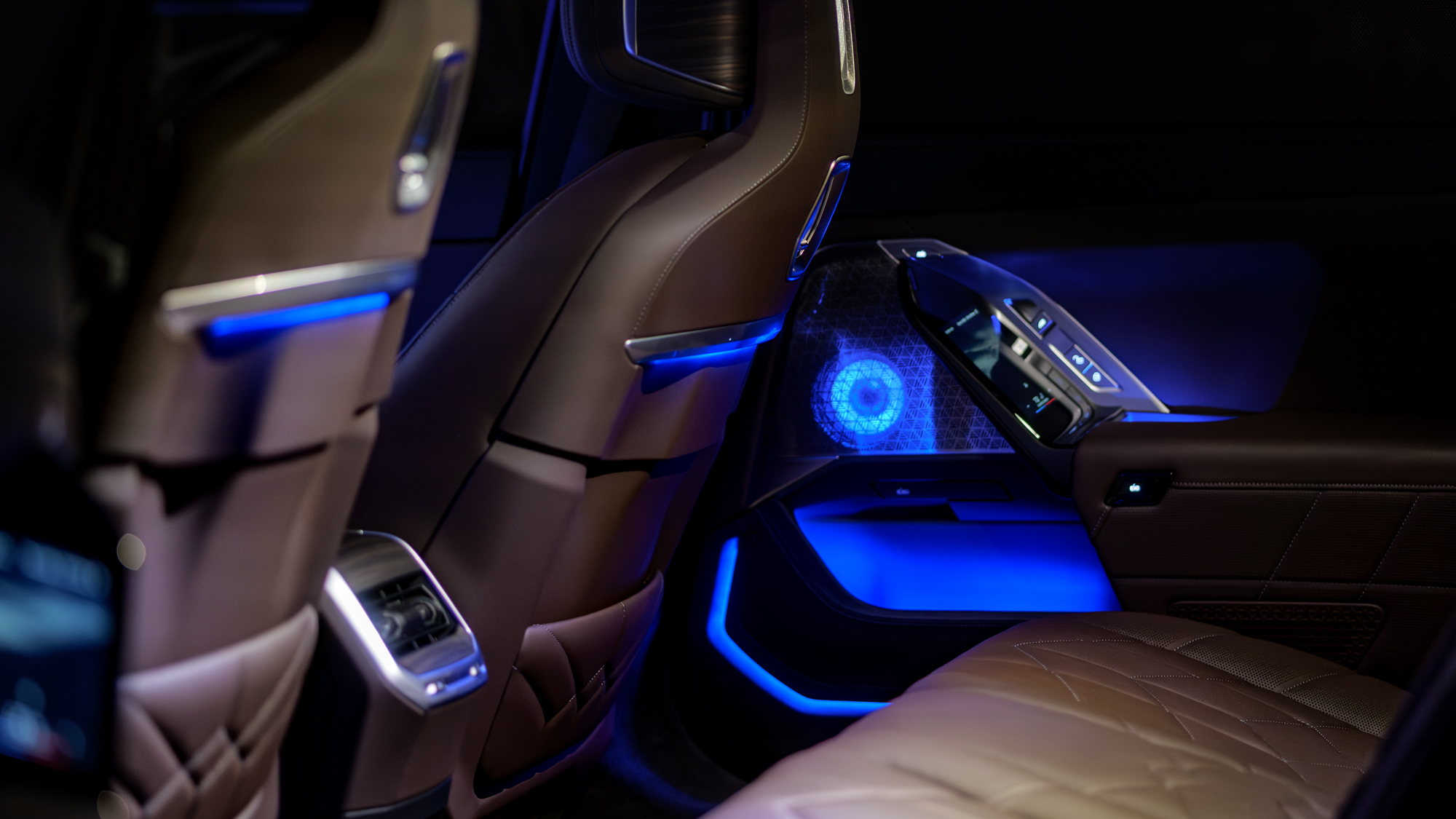 Αναθεώρηση BMW i7 M70 2026.