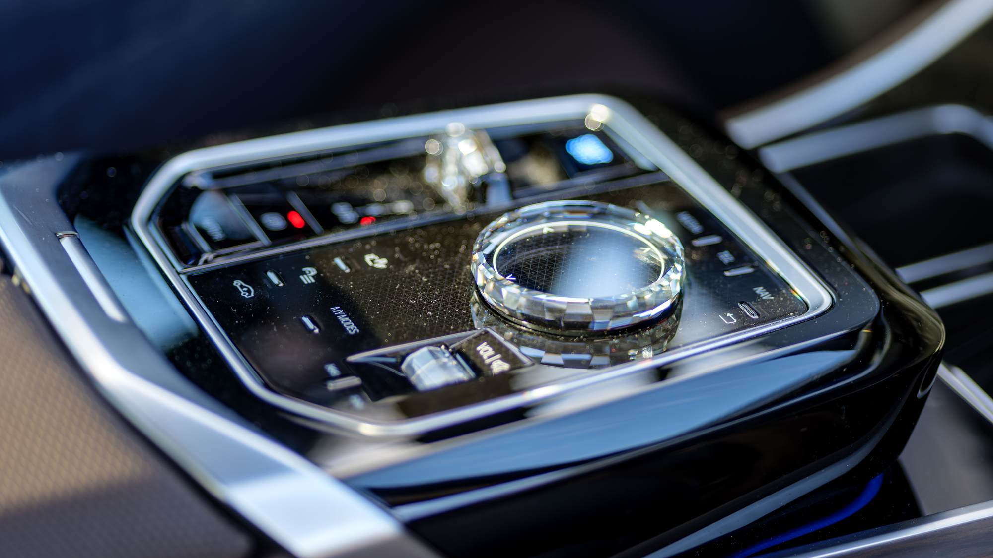 Αναθεώρηση BMW i7 M70 2026.