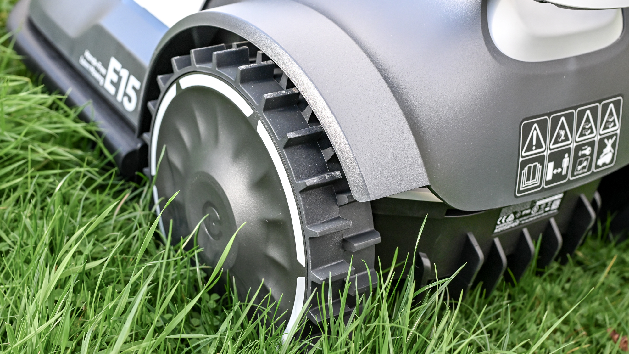 The Eufy E15 robot lawnmower wheels