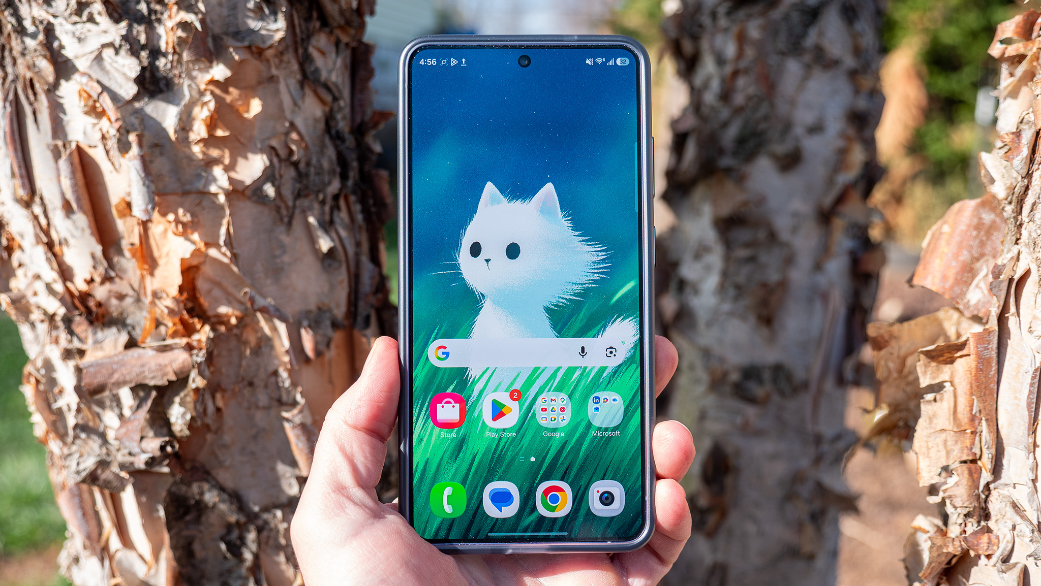 Η αρχική οθόνη του Samsung Galaxy S26 Ultra με προσαρμοσμένη ταπετσαρία από την εφαρμογή Backdrops