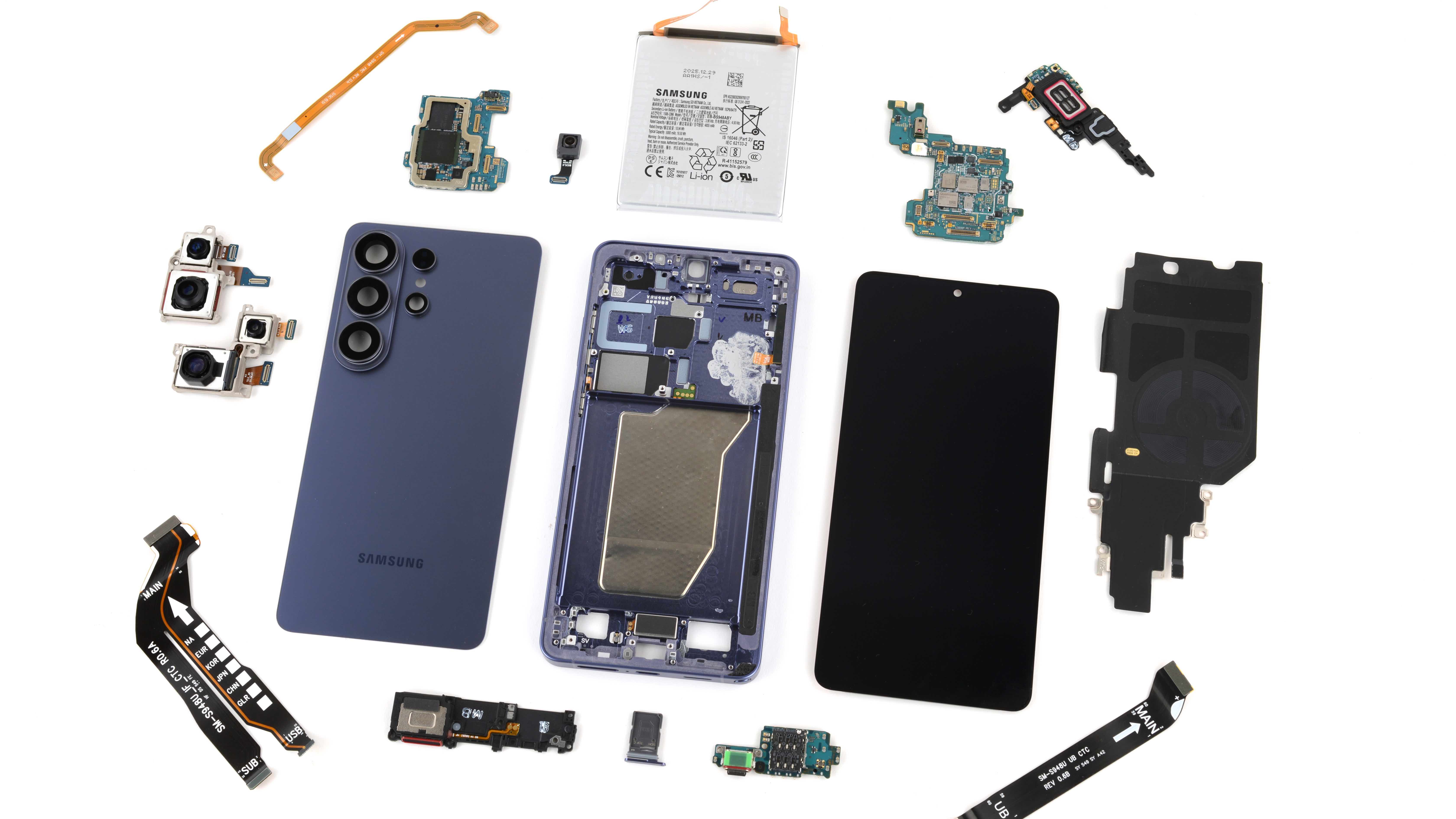 Φωτογραφίες από το Teardown του Galaxy S26 Ultra από το iFixit.