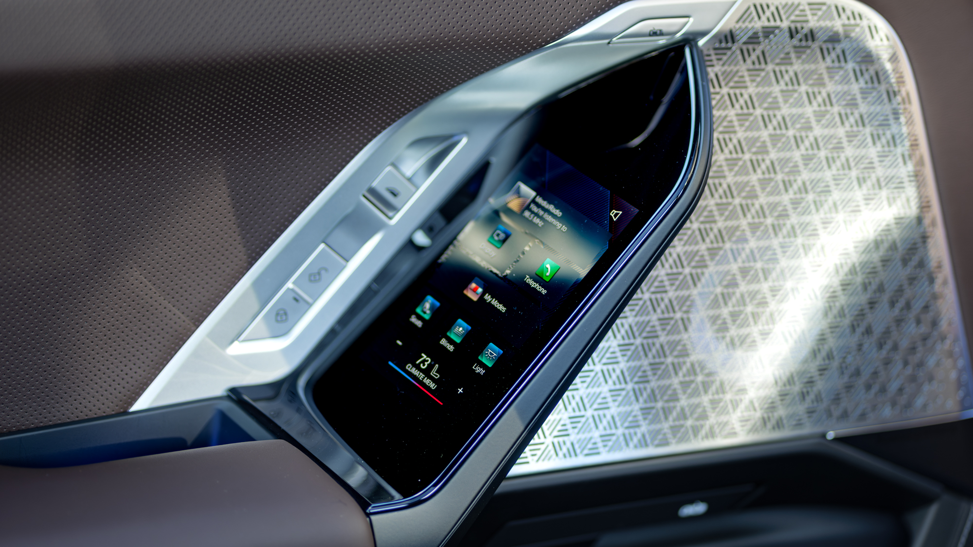 Αναθεώρηση BMW i7 M70 2026.