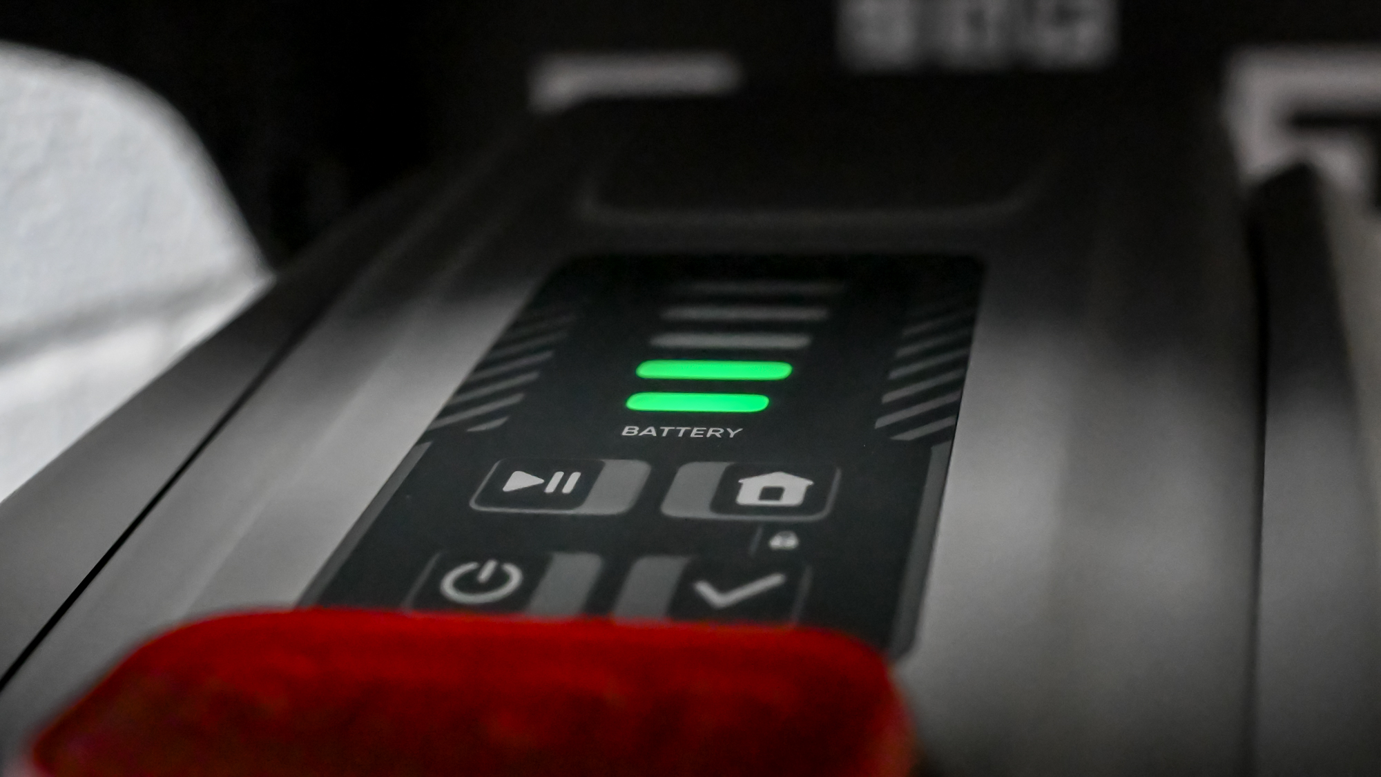 The Eufy E15 robot lawnmower battery icons