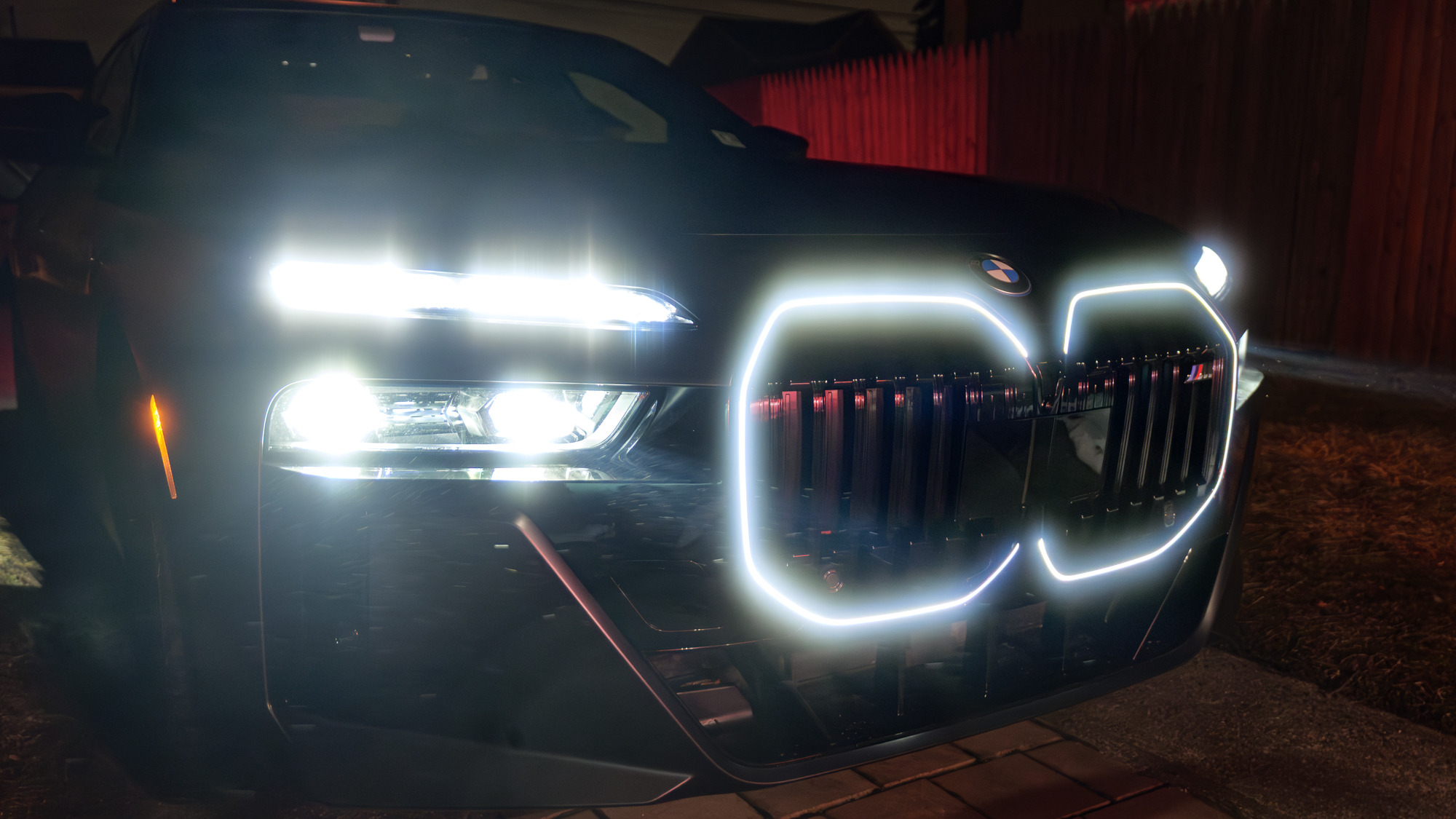 Αναθεώρηση BMW i7 M70 2026.