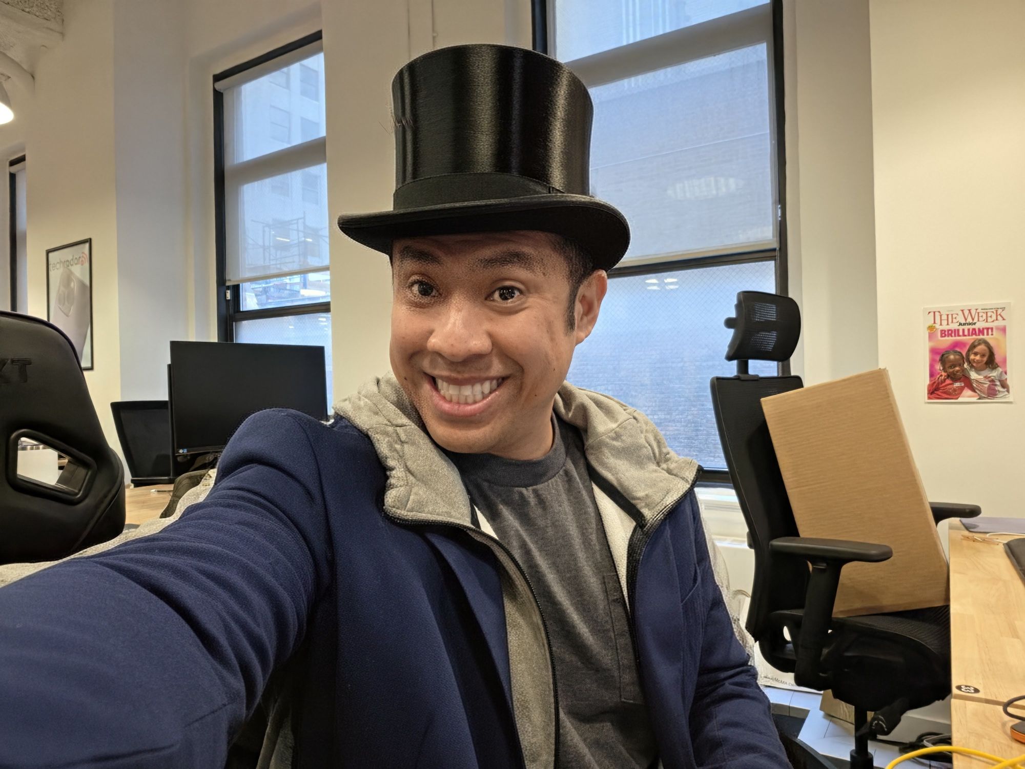 Photo Assist vs Ask Photos - Δείγμα Pixel 10 Pro XL.