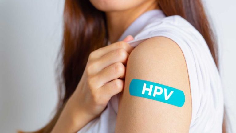 Ο εμβολιασμός κατά του HPV μειώνει τα περιστατικά καρκίνου του τραχήλου της μήτρας