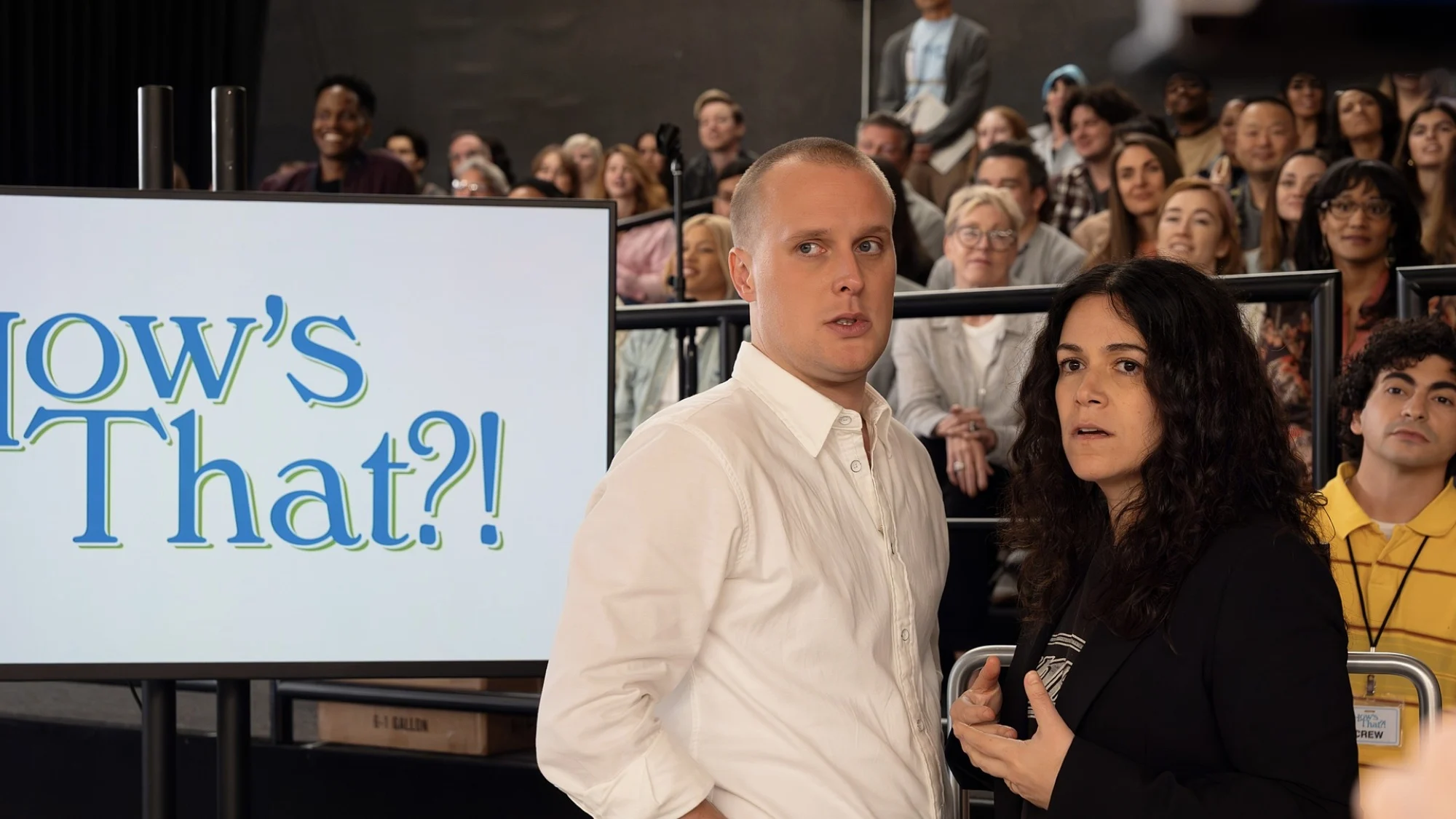 John Early και Abbi Jacobson μέσα
