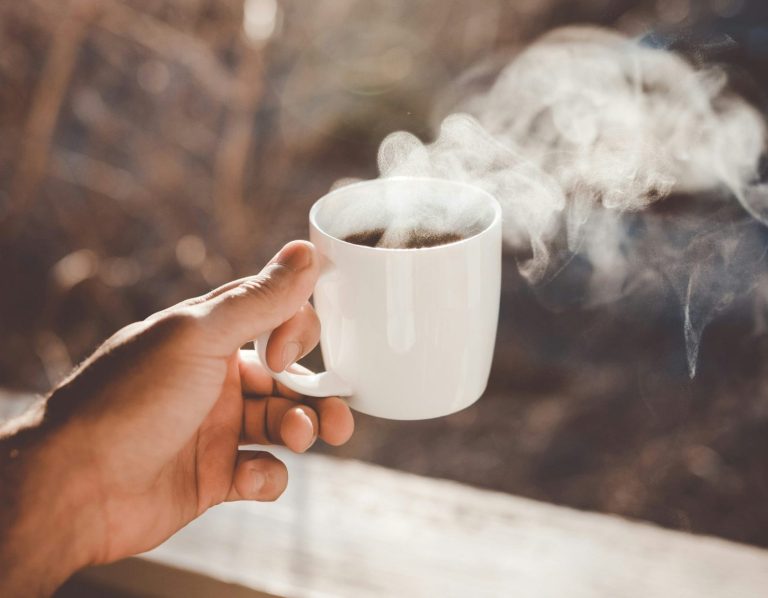 Καφές: Τι θα συμβεί αν τον κόψεις – Η αλήθεια για τους εφιάλτες και τα ζωντανά όνειρα