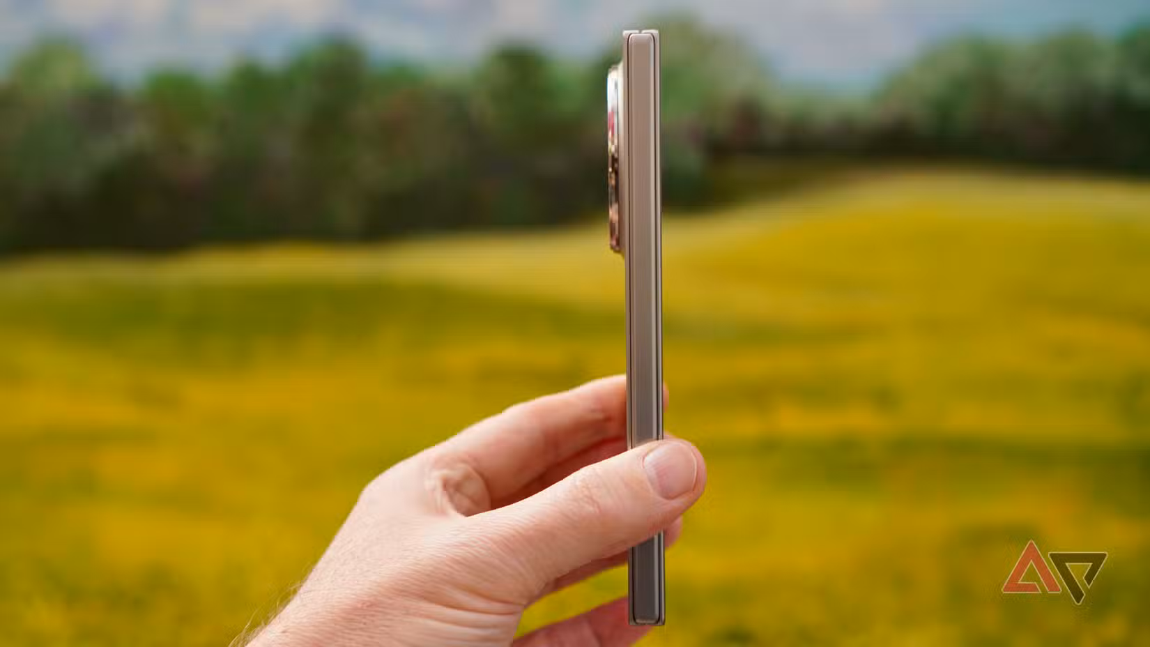 The side of the Oppo Find N6