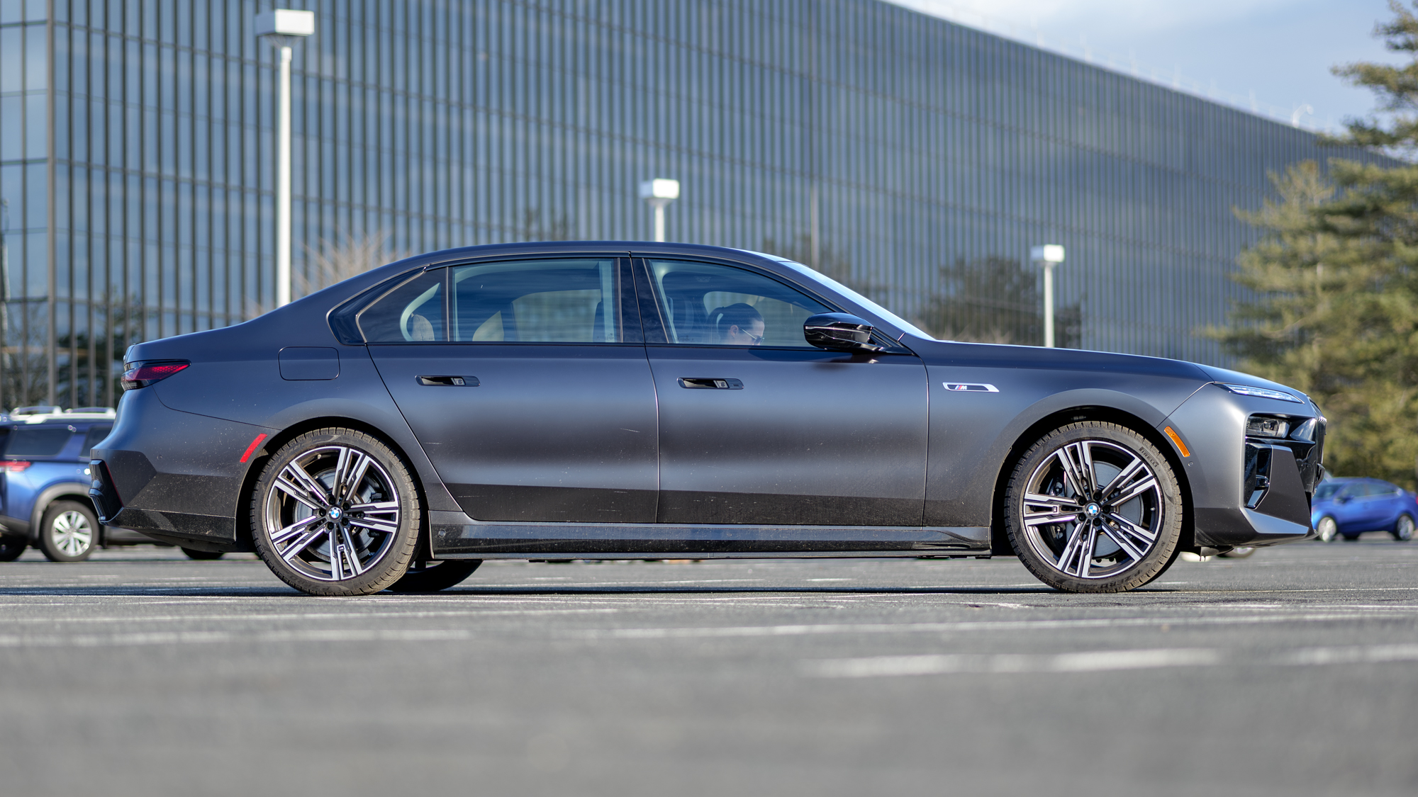 Αναθεώρηση BMW i7 M70 2026.