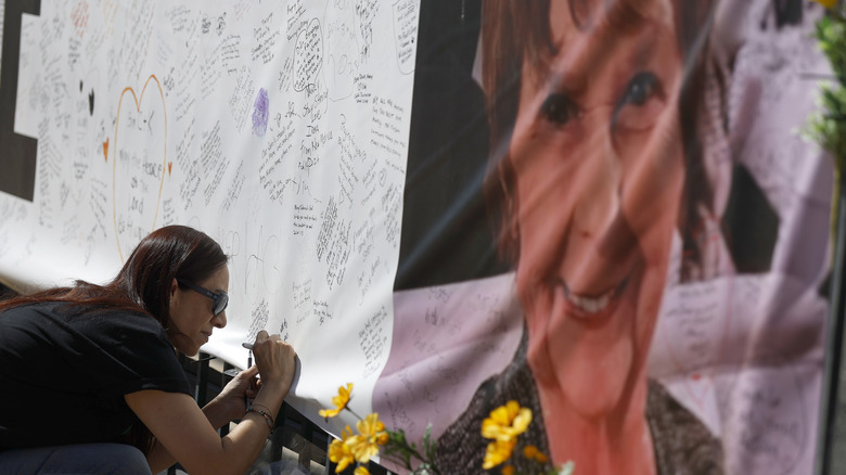 το μνημείο για το θύμα απαγωγής Nancy Guthrie στην Αριζόνα