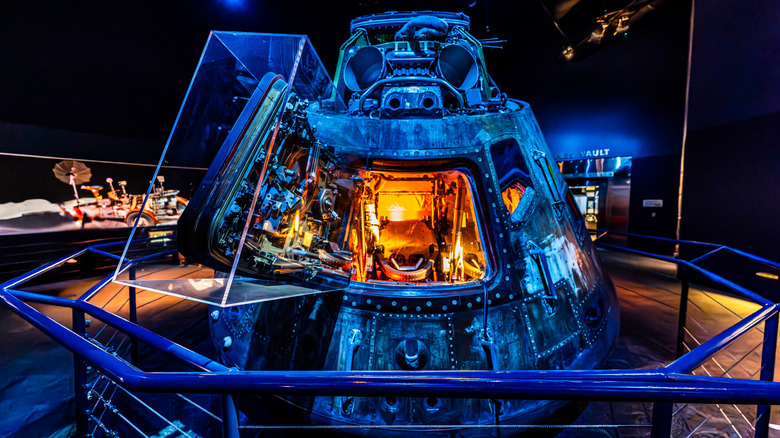 Η ενότητα εντολών του Apollo 17 εκτίθεται στο Διαστημικό Κέντρο του Χιούστον