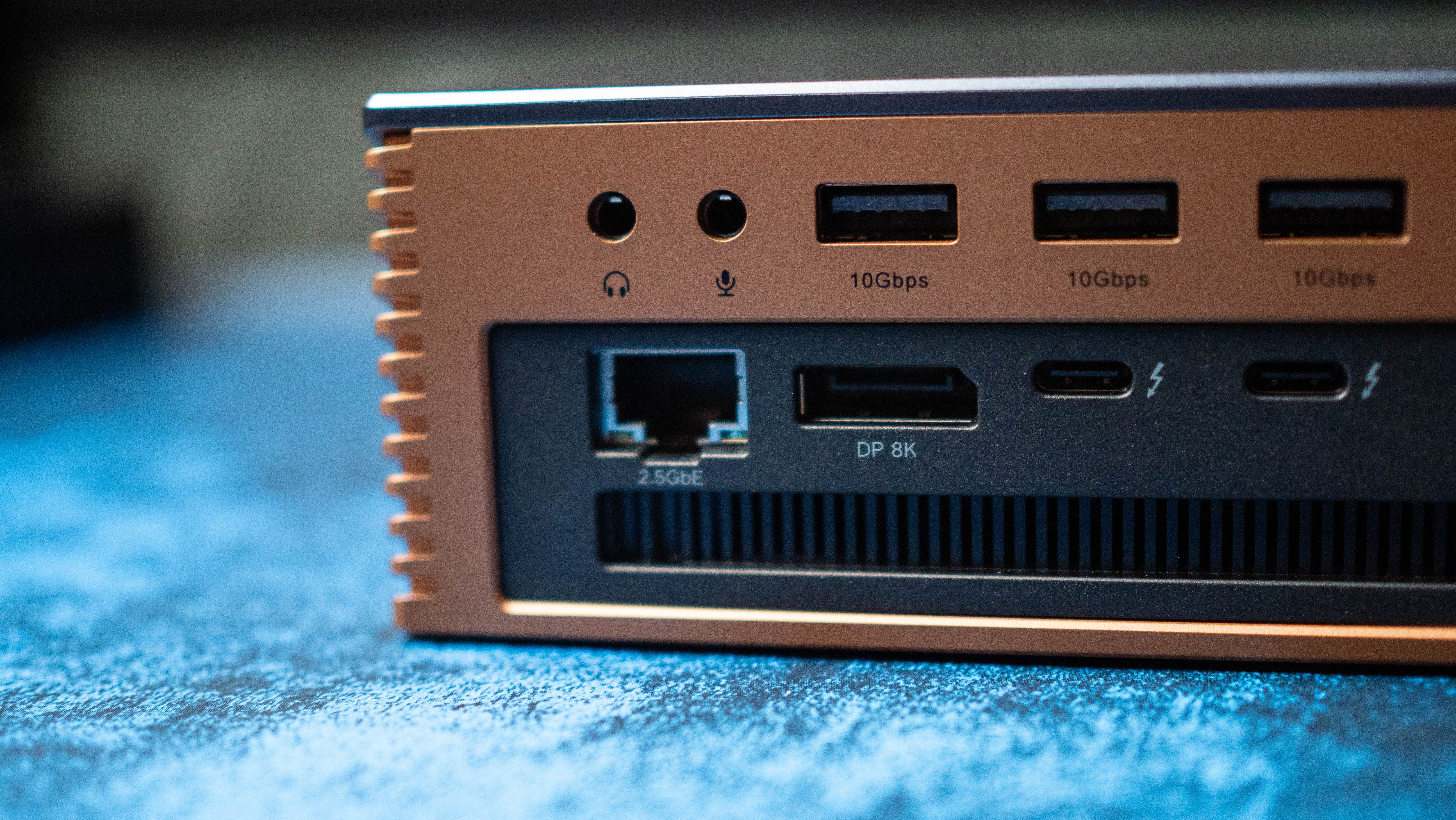 UGREEN 17-σε-1 Maxidok Thunderbolt 5 κριτική στο Android Central